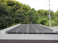 ※屋根には、ＬＩＸＩＬの太陽光パネルを７キロ設置し、住居の省エネに活用しました☆