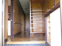 玄関ホール（階段、廊下）施工前